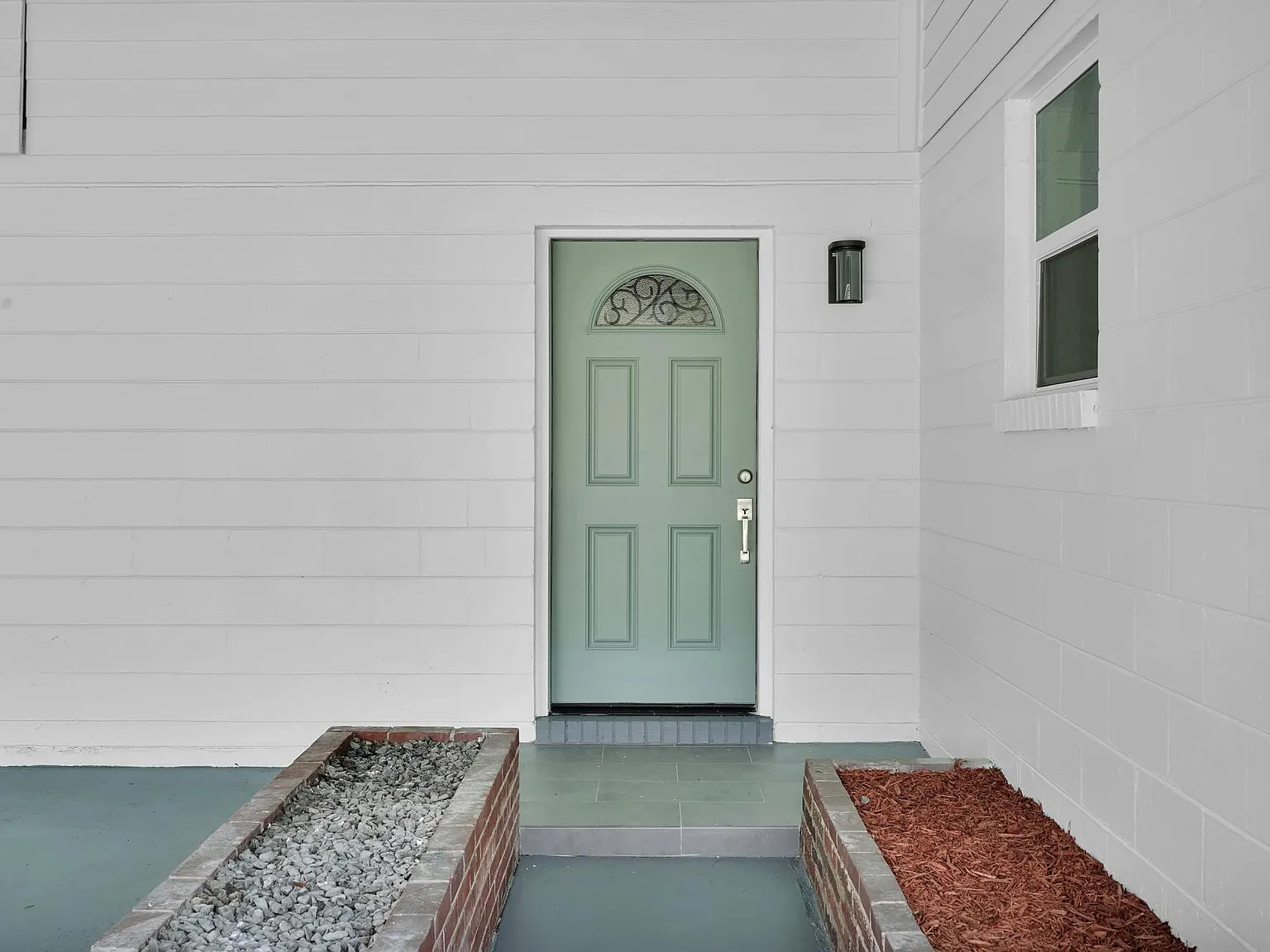 3 bed, 1712 sqft, $2,495 — Photo 2