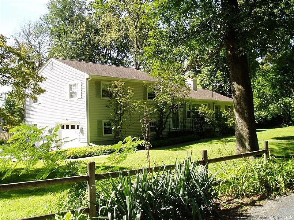 1st image of 7 Deepwood Dr