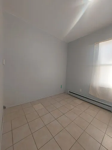 814 Wellington St E #2 Photo 1
