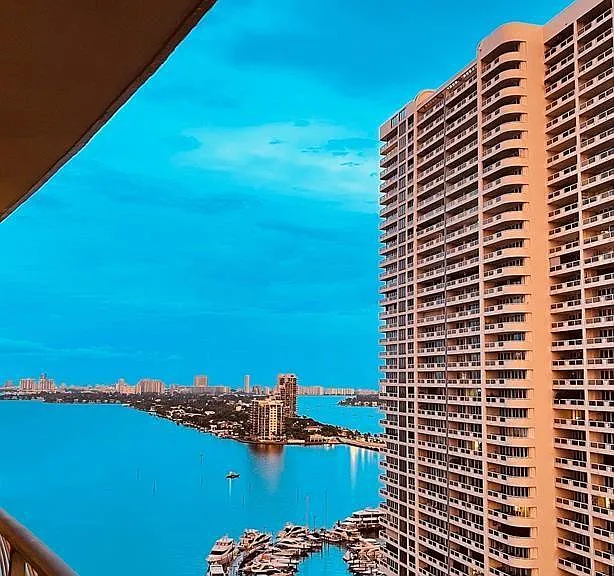 1750 N Bayshore Dr #2106 — Photo 1