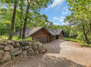 22483 5th St NW, New London, MN 56273