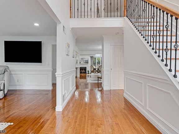 4th image of 22 Averell Dr