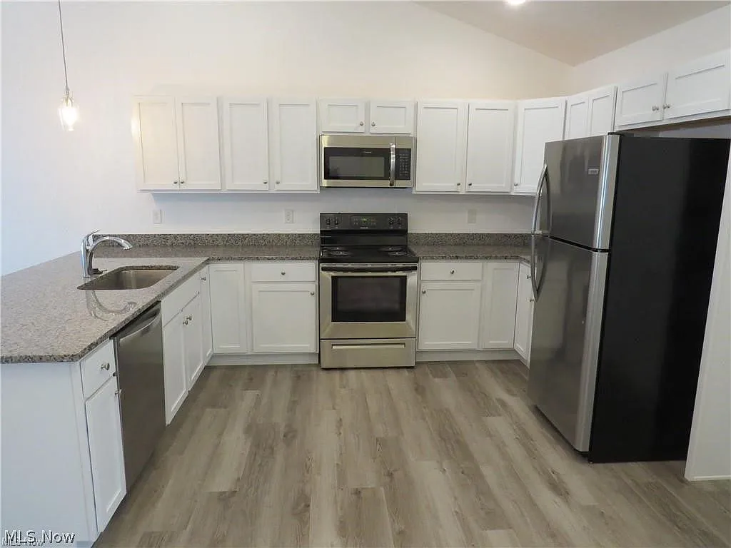 2 bed, 1229 sqft, $1,600 — Photo 2