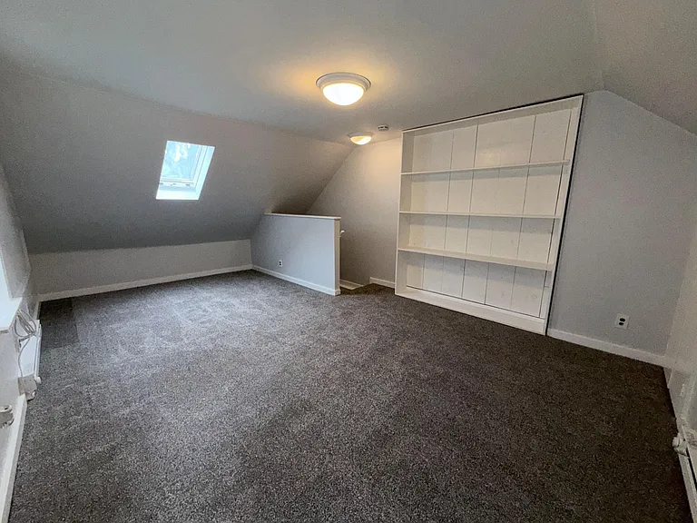 58 E Monroe St — Photo 10