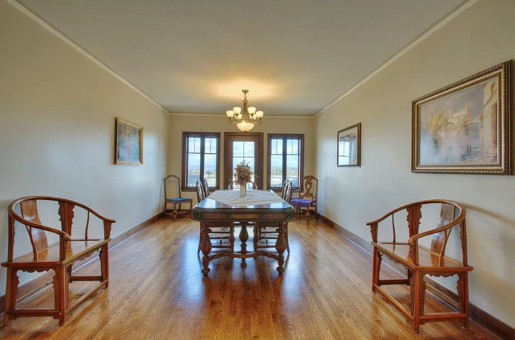 3 bed, 1.5 bath, 3600 sqft, $5,300 — Photo 3