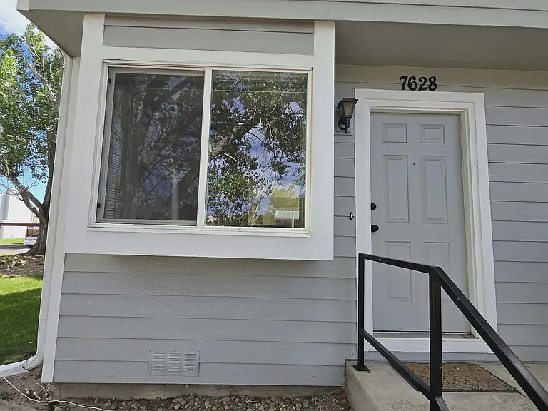 7628 Lexington Manor Dr — Photo 2