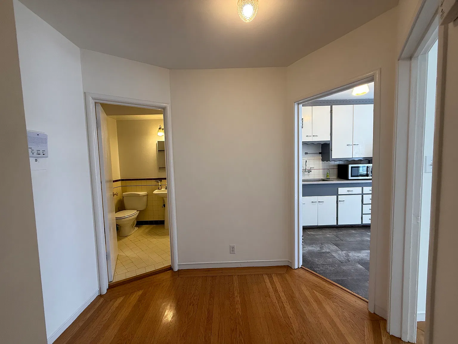 1 bed, 622 sqft, $2,700 — Photo 3