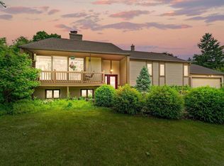 7208 Andover Rd, Cedarburg, WI 53012