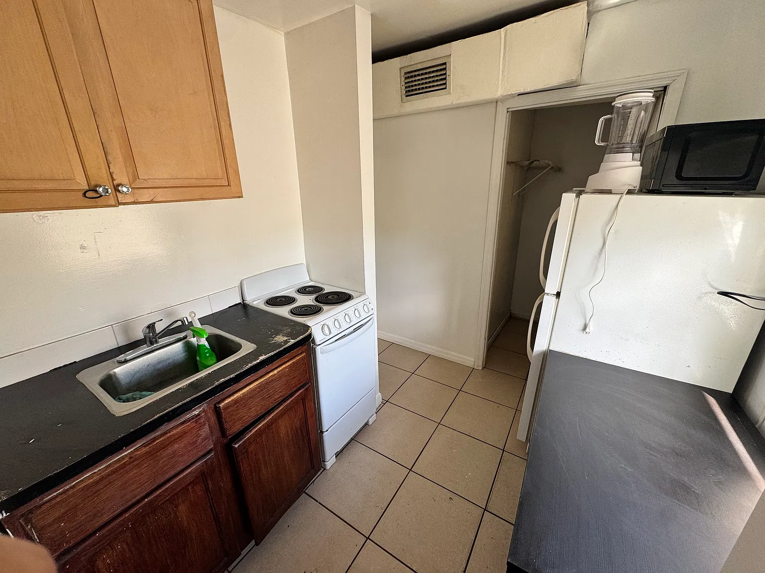 2 bed, $995 — Photo 4