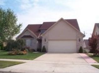 24295 Curt Dr, Brownstown, MI 48183