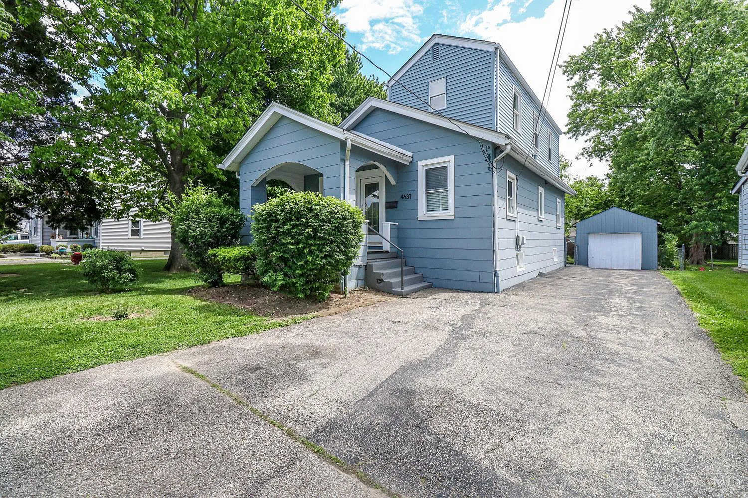 3 bed, 2.0 bath, 1426 sqft, $2,200 — Photo 1