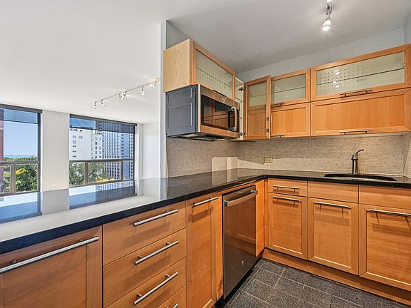 4th image of 4343 N Clarendon Ave APT 1004