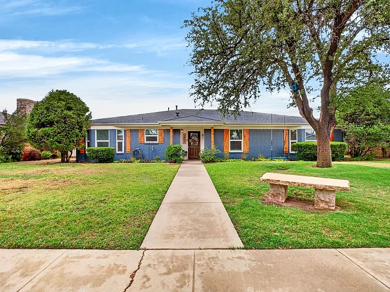 2409 Emerson Ct — Photo 3