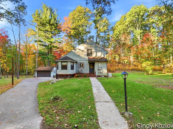 3131 Bewell Ave SE, Lowell, MI 49331