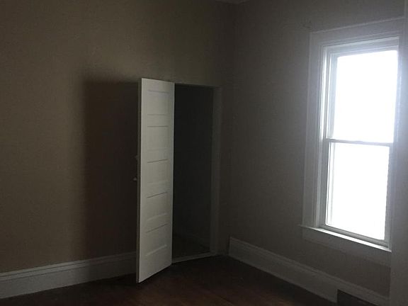 5th image of 1050 Garden St