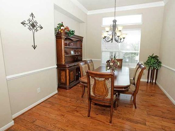 5th image of 190 Abbey Dr