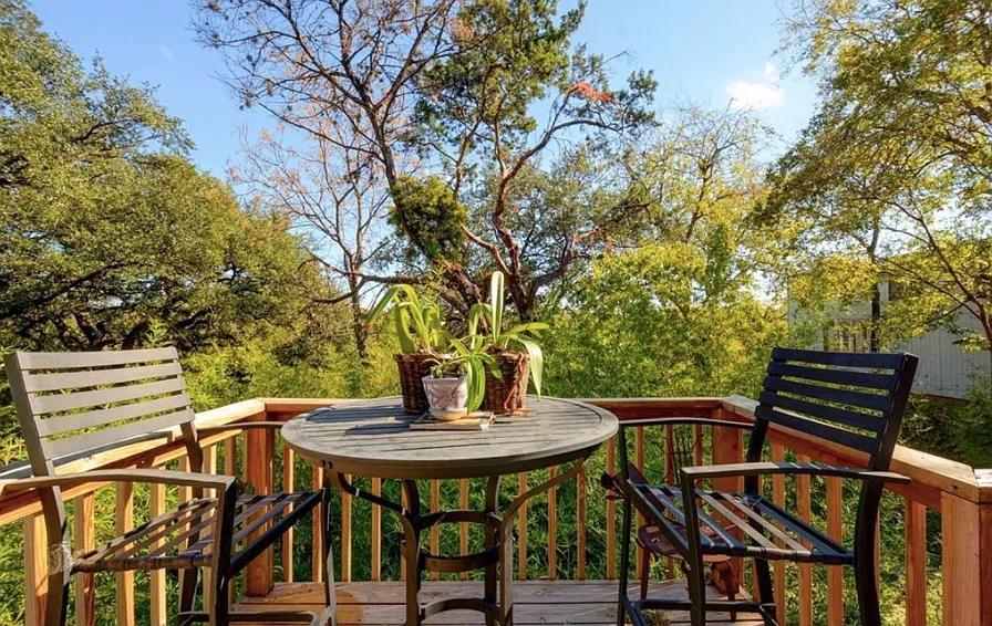 3 bed, 1100 sqft, $2,350 — Photo 2
