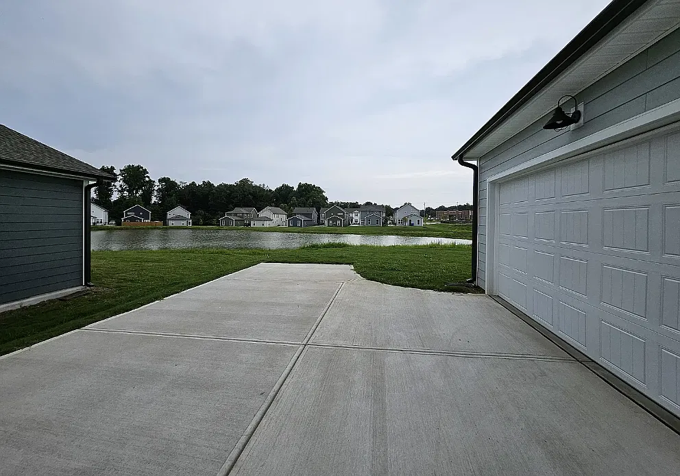 4 bed, 2518 sqft, $2,535 — Photo 3