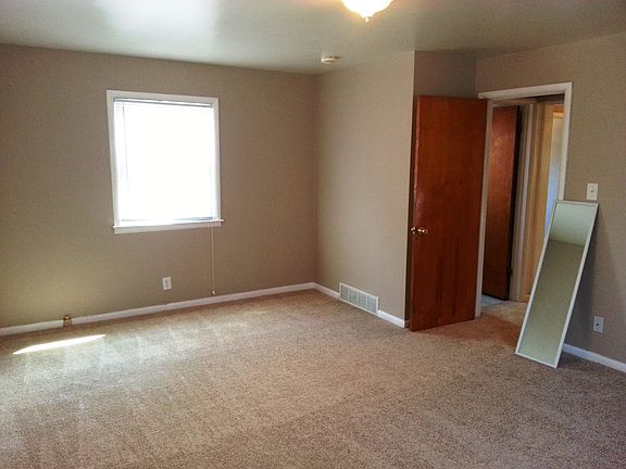 4th image of 3222 E 48th St
