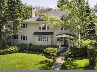 318 Oxford Rd, Kenilworth, IL 60043