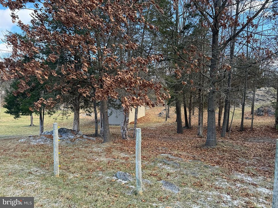1st image of 318 Comstock Dr