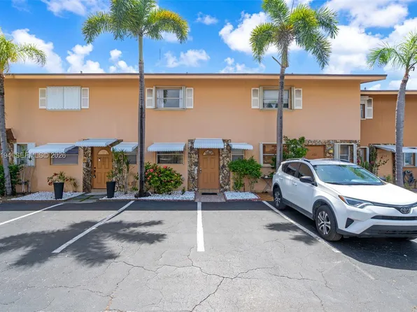 450 SE 7th St APT 261, Dania Beach, FL 33004