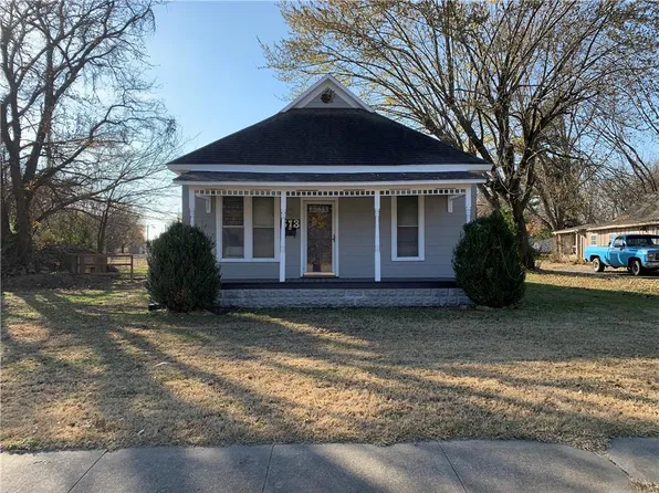 513 W McKay St, Frontenac, KS 66763