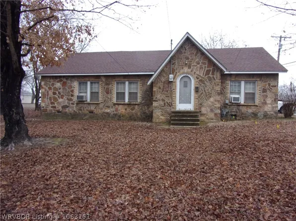 1102 W School St, Ozark, AR 72949