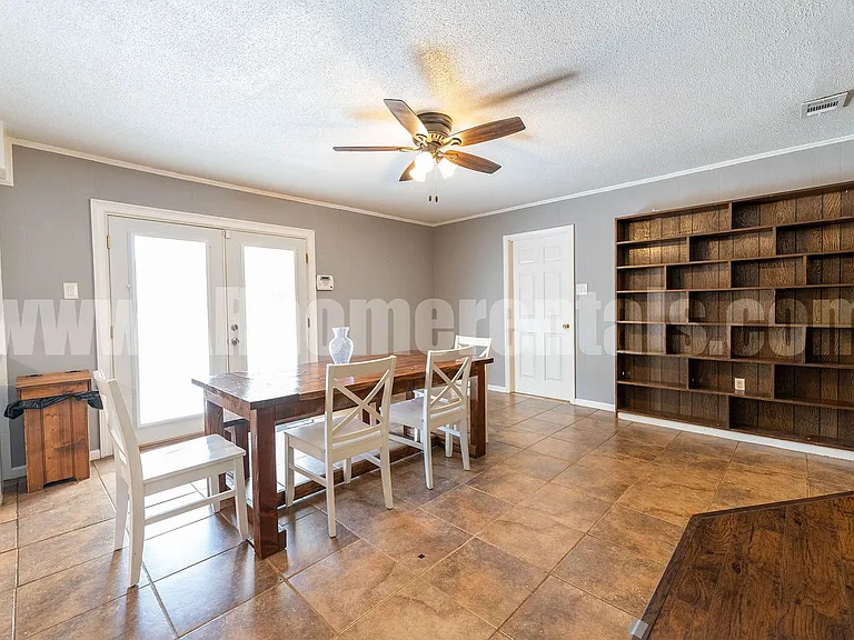 600 S Davis St — Photo 6