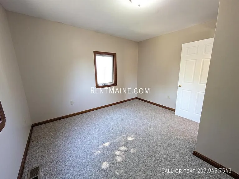 40 Dillingham St — Photo 25
