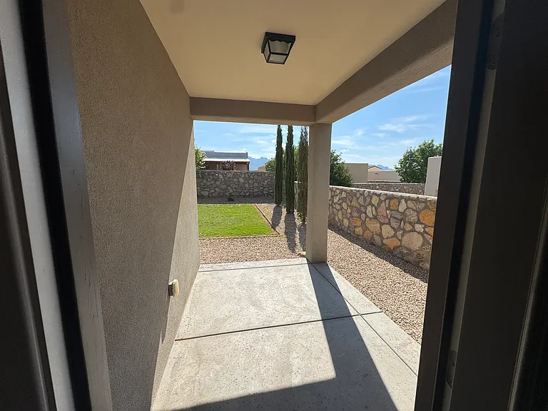 1970 Villa Napoli Loop W — Photo 3