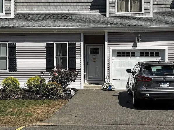 6 S Lakeside Dr, Orange, CT 06477