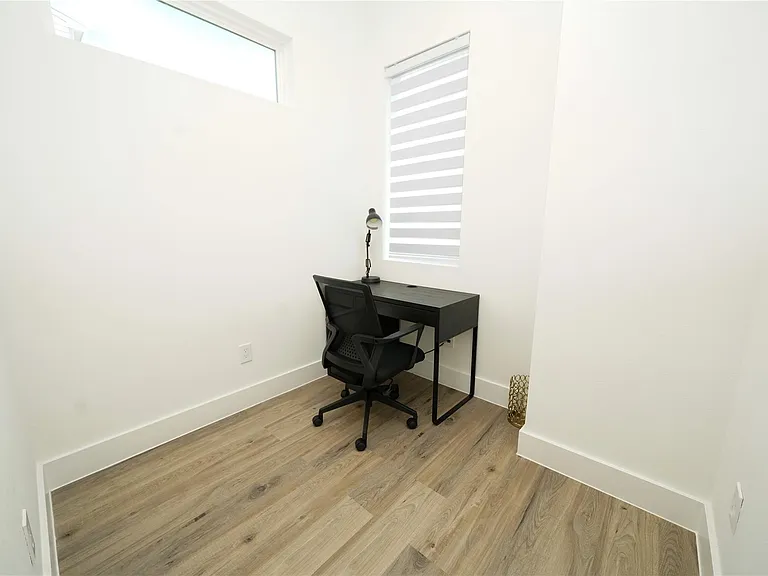 4607 Edmund St — Photo 23