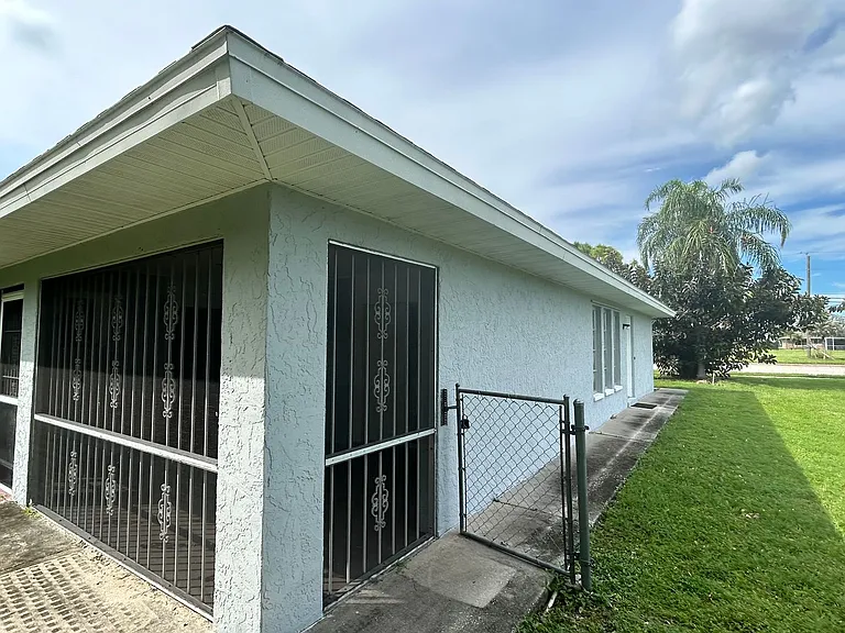 312 Hancock Bridge Pkwy — Photo 11