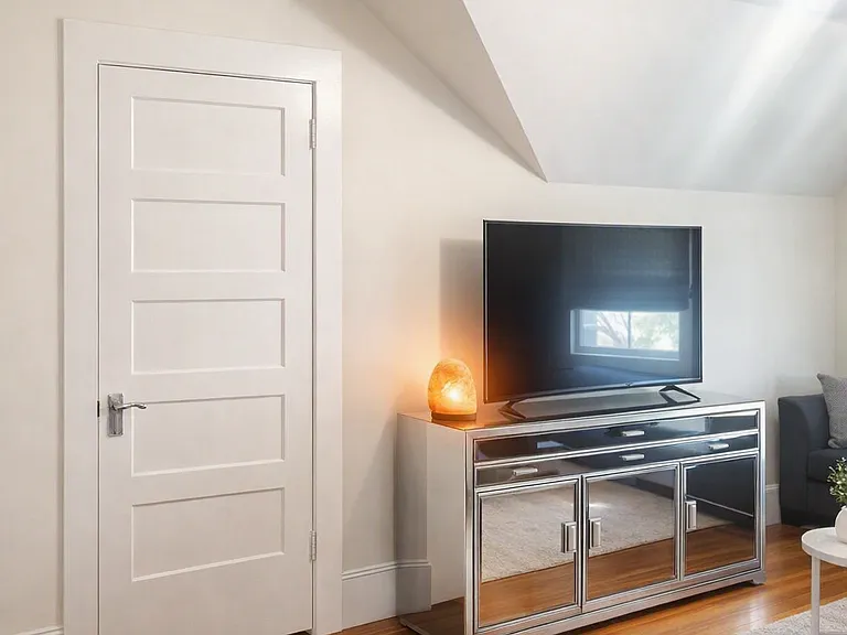 305 Milbank Ave #3 — Photo 5