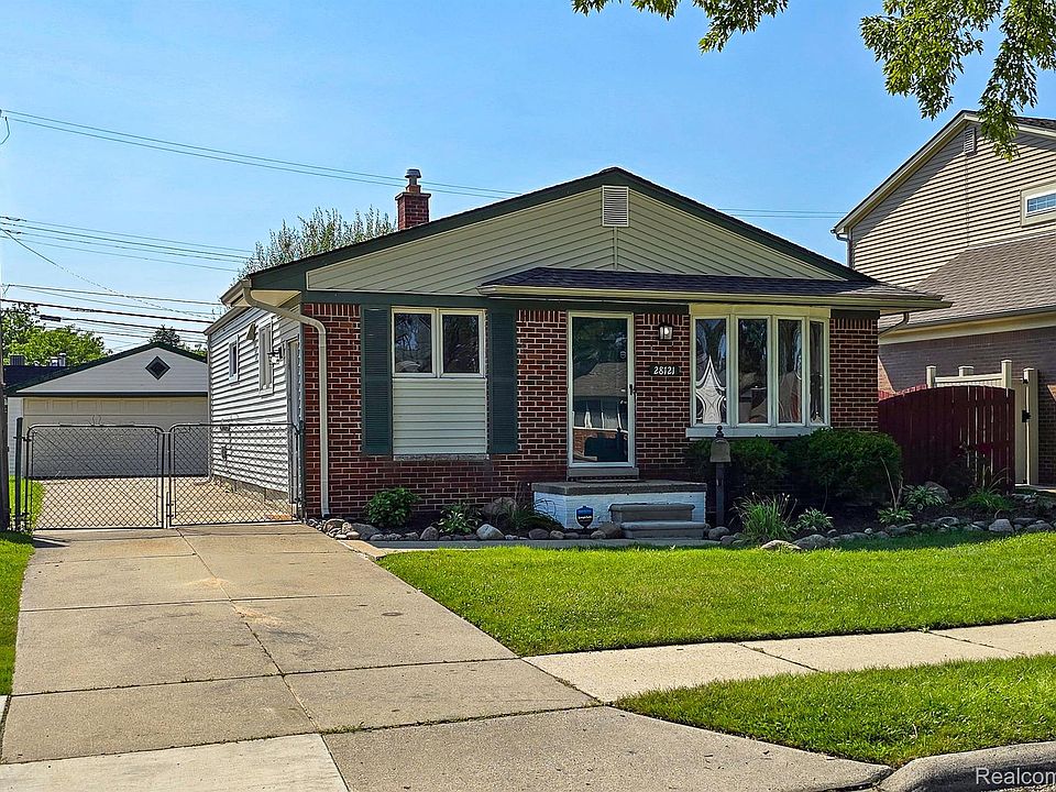 1st image of 28121 Gladstone St