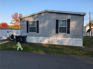 21 Nevis Dr, New Windsor, NY 12553