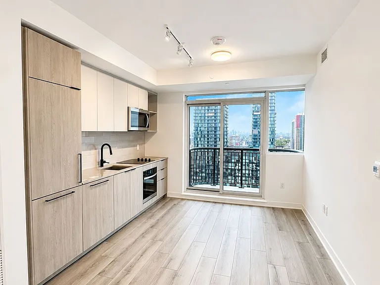 1185 Dupont St #1511 — Photo 5