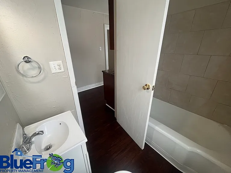901 Harvey St #4 — Photo 9