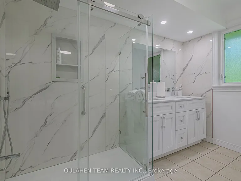 28 Uplands Ave — Photo 18