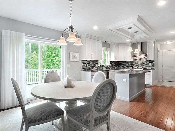 2nd image of 7 Hillcrest Cir #7