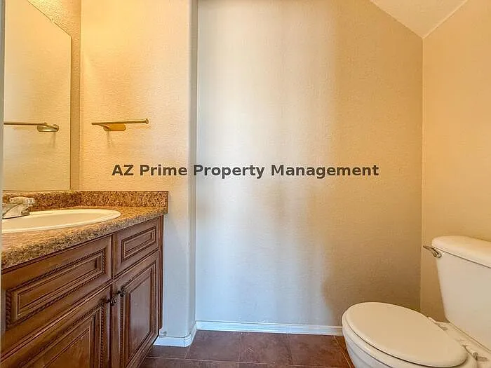 583 W Racine Loop — Photo 15