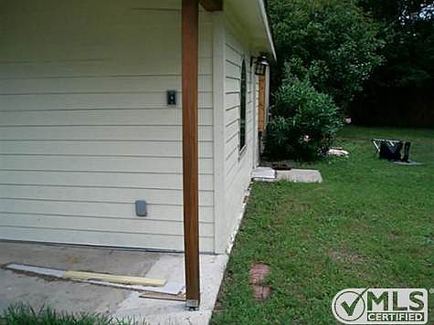 2nd image of 3100 Hutchinson St