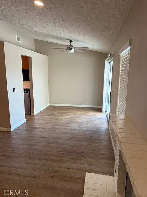 3 bed, 1408 sqft, $2,700 — Photo 3