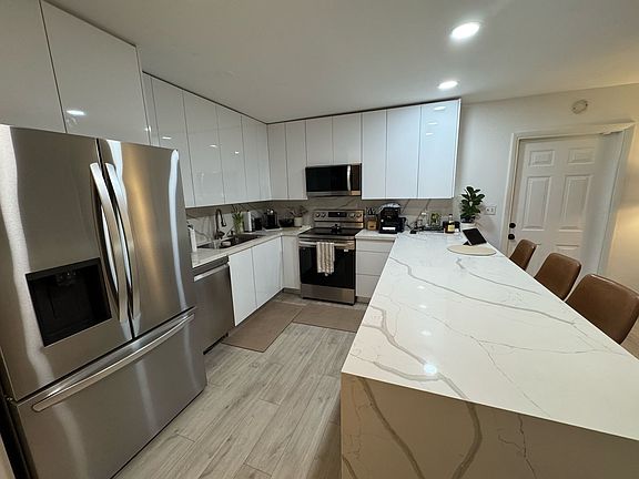2nd image of 3755 Oak Ave
