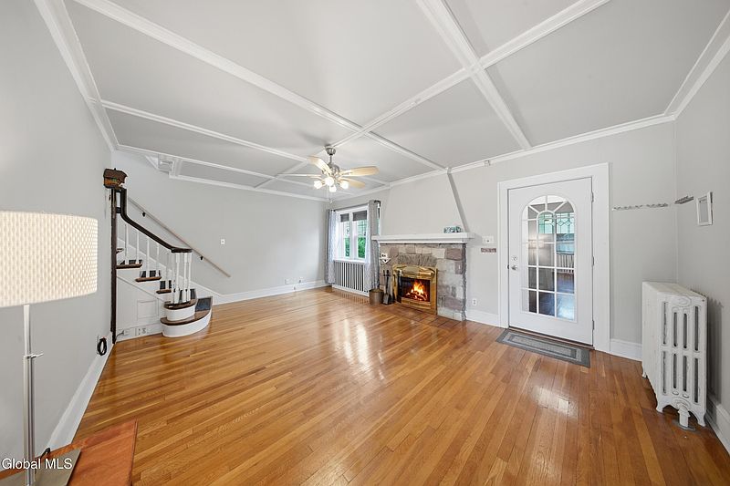 4th image of 340 Marshland Court