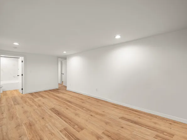 11019 35th Ave NE, Seattle, WA 98125