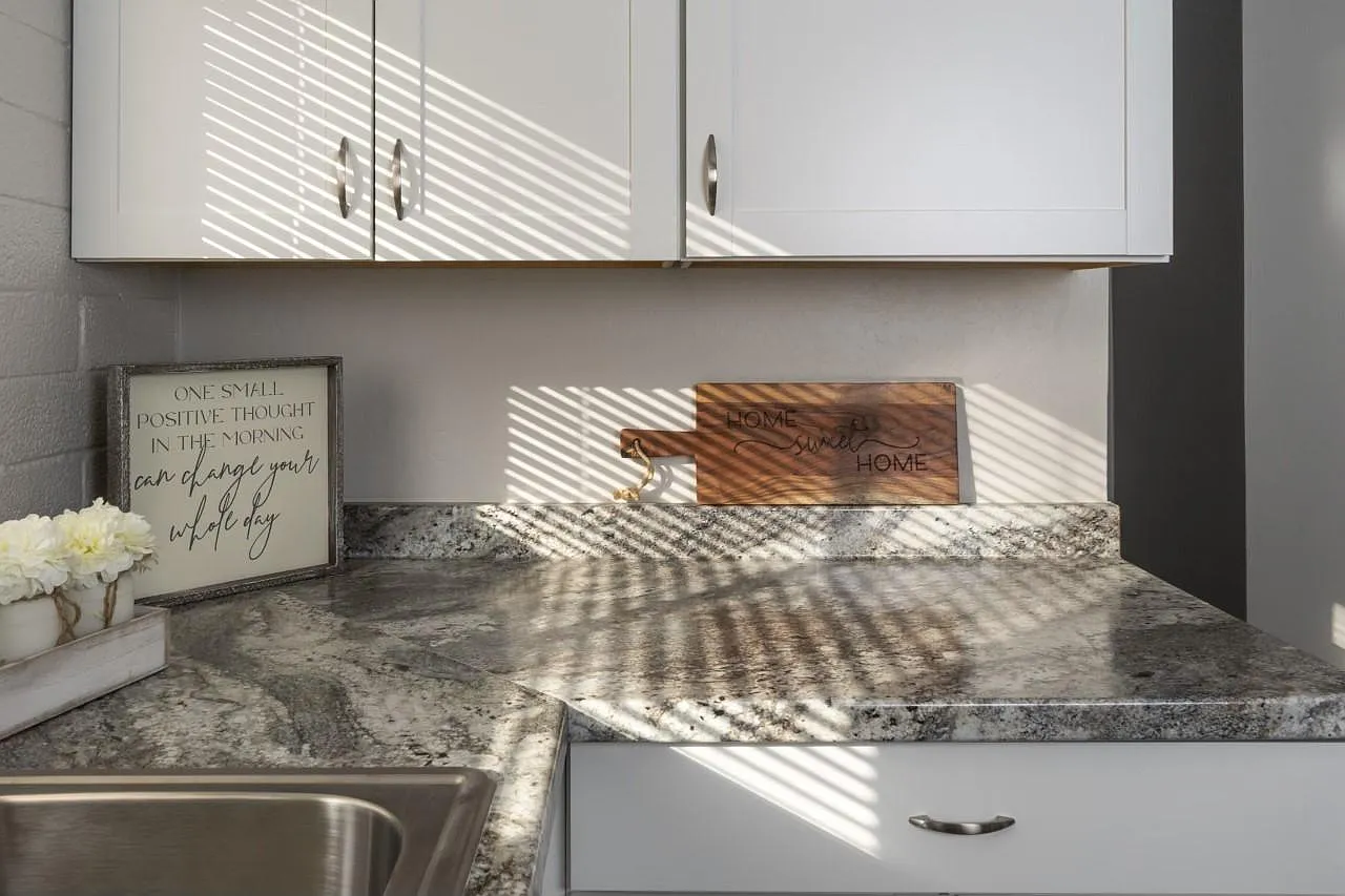 2 bed, 720 sqft, $900 — Photo 2