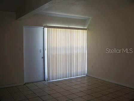 4th image of 2108 Emeralda Dr