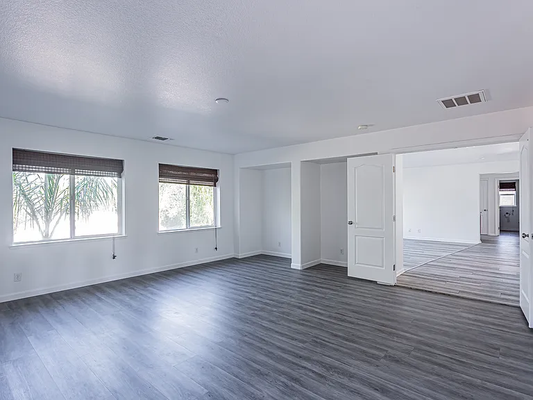 2337 N Silvervale St — Photo 51